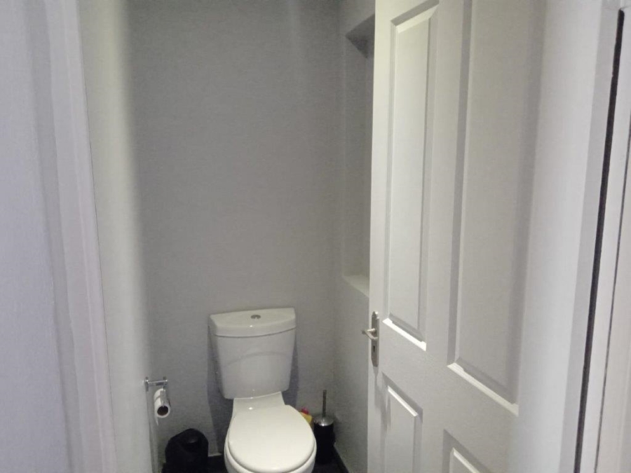 5 Bedroom Property for Sale in Ferreira Town Eastern Cape